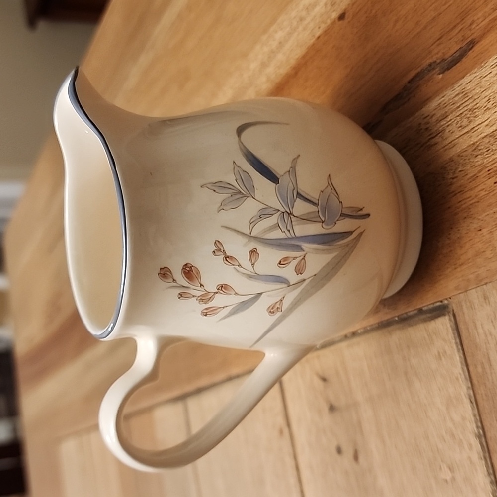Creamer pitcher by Noritake:  Kilkee